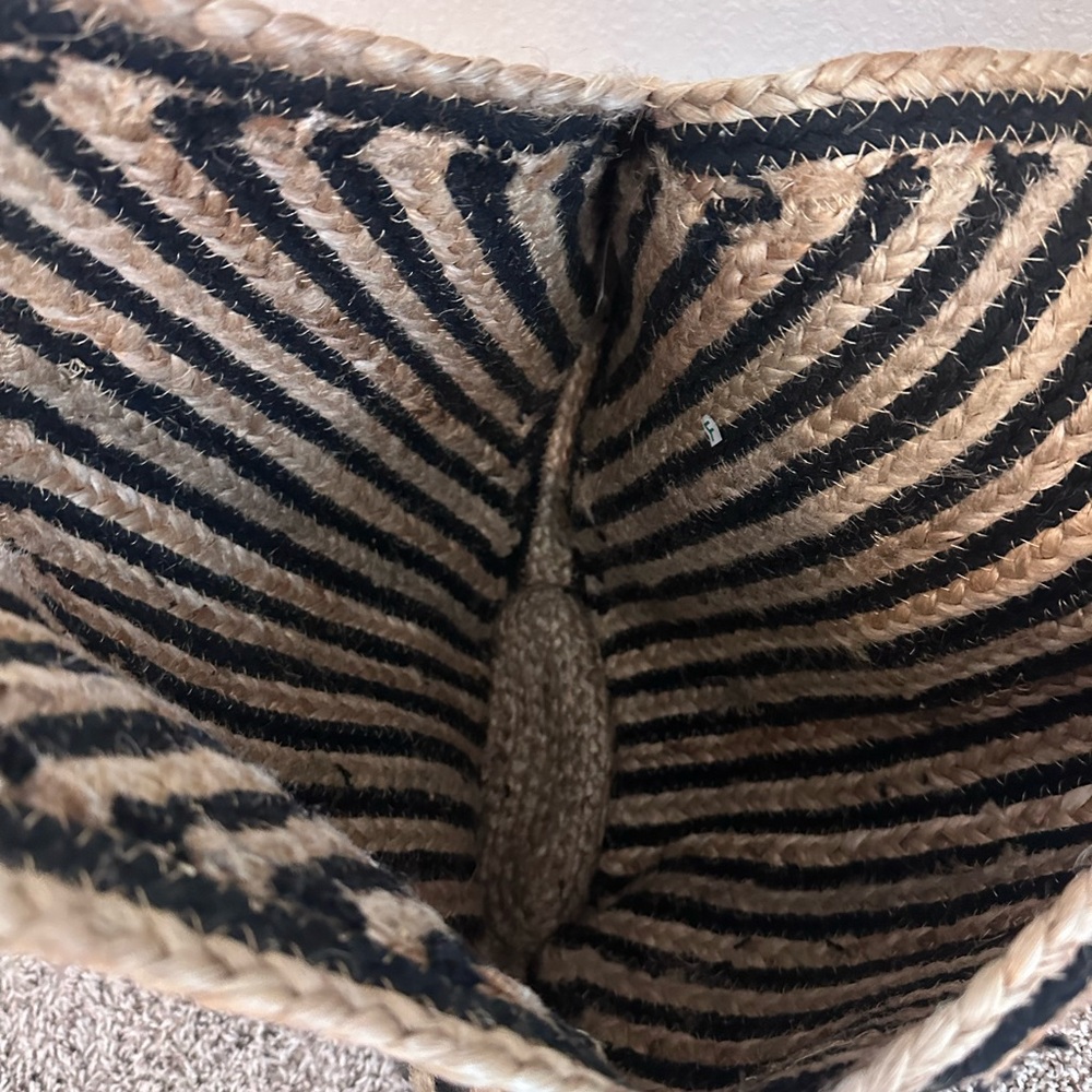 Stylish Black and Tan Woven Tote Bag - Picture 6 of 7